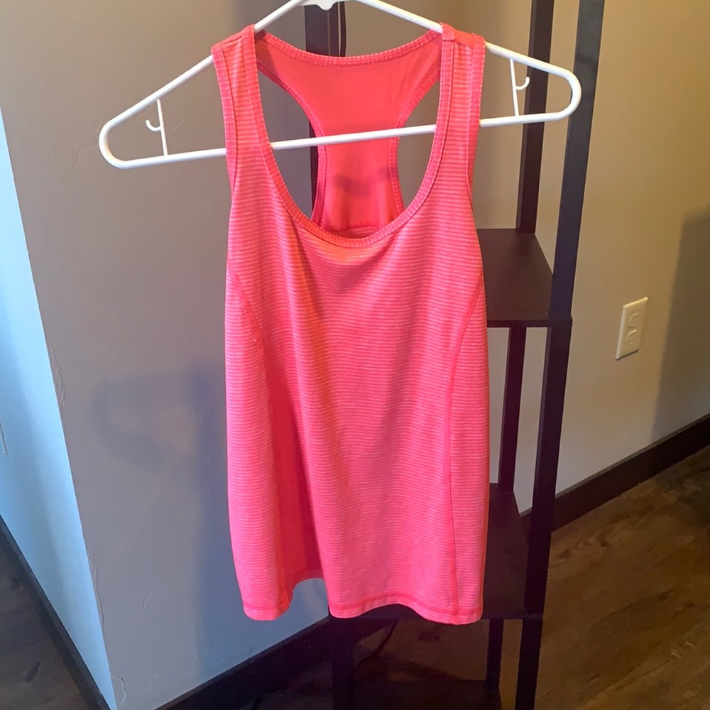 Athletic tank top
